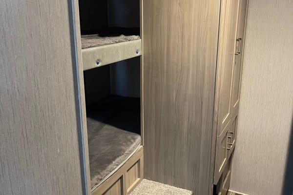Coachmen Freedom Express