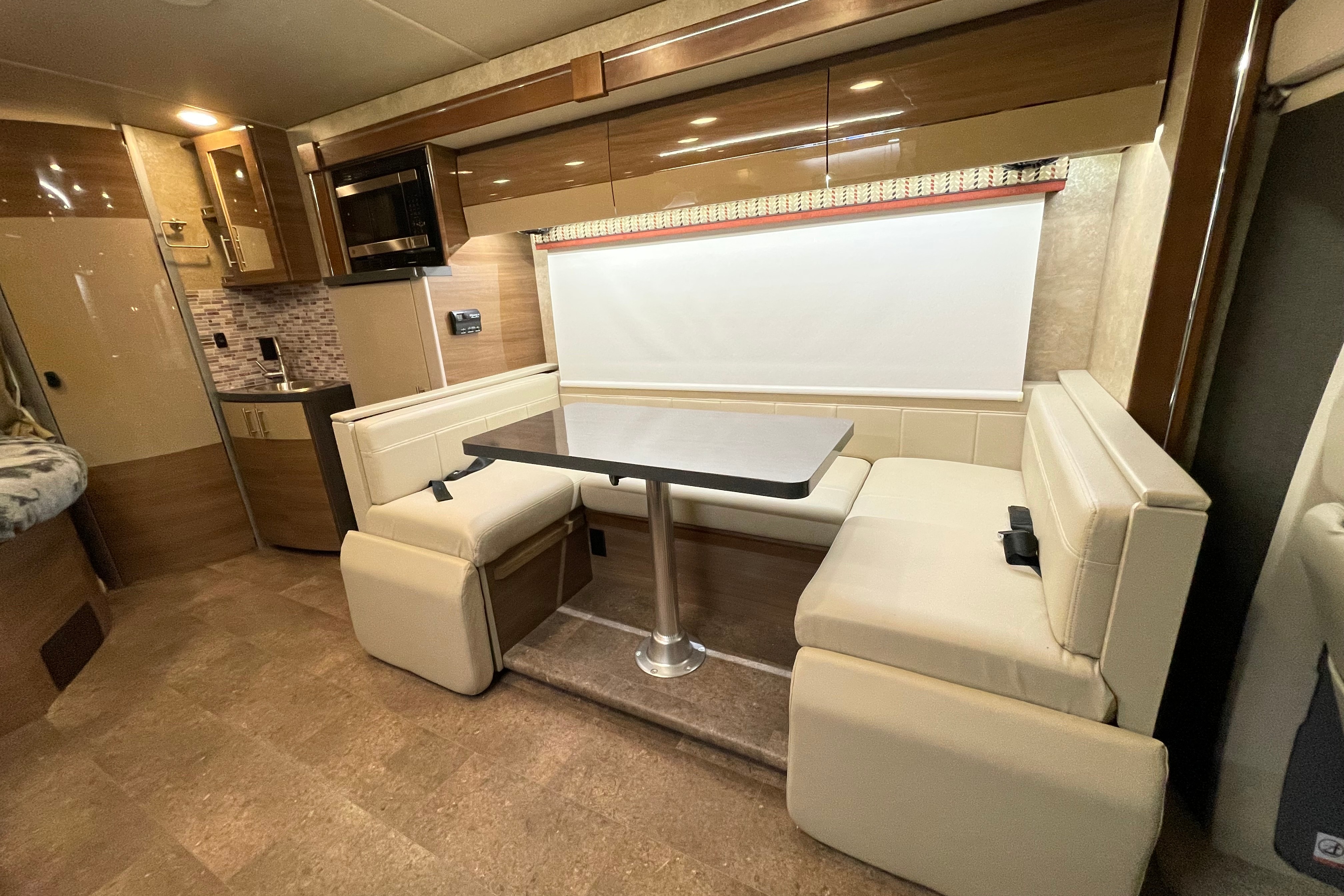  2016 Itasca Navion 24J A&H DIRECT RV RENTALS
