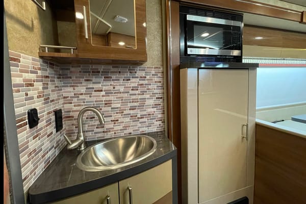2016 Itasca Navion 24J A&H DIRECT RV RENTALS