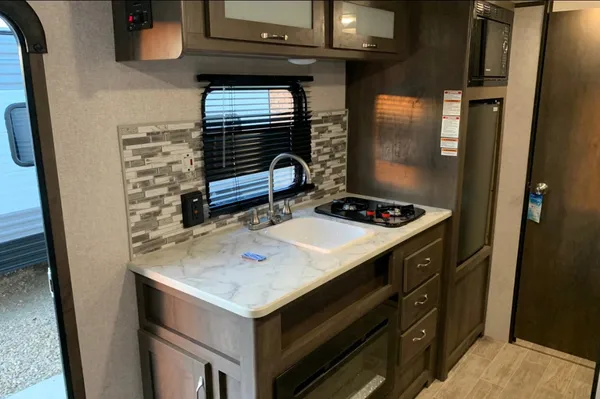 2021 Coleman Lantern (Summer or Ice Fishing Trailer)