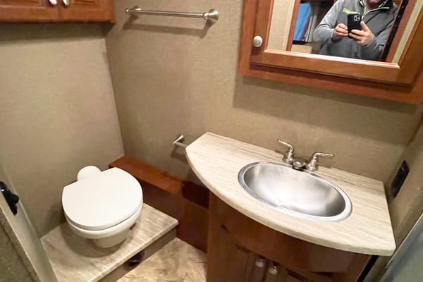 Michael's Thor Motor Coach Miramar 34.2 Class A