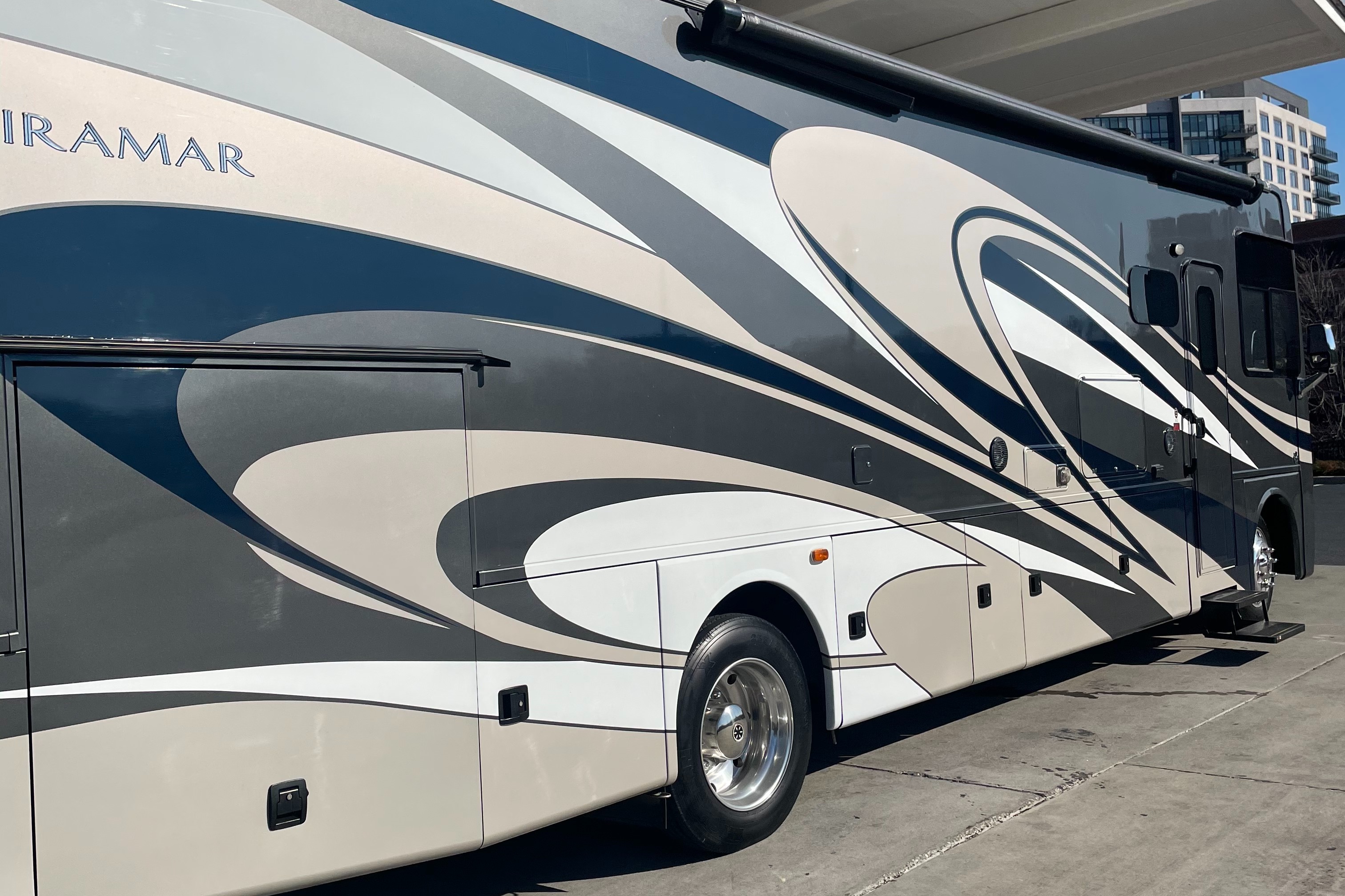 Michael's Thor Motor Coach Miramar 34.2 Class A