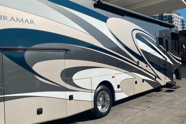 Michael's Thor Motor Coach Miramar 34.2 Class A
