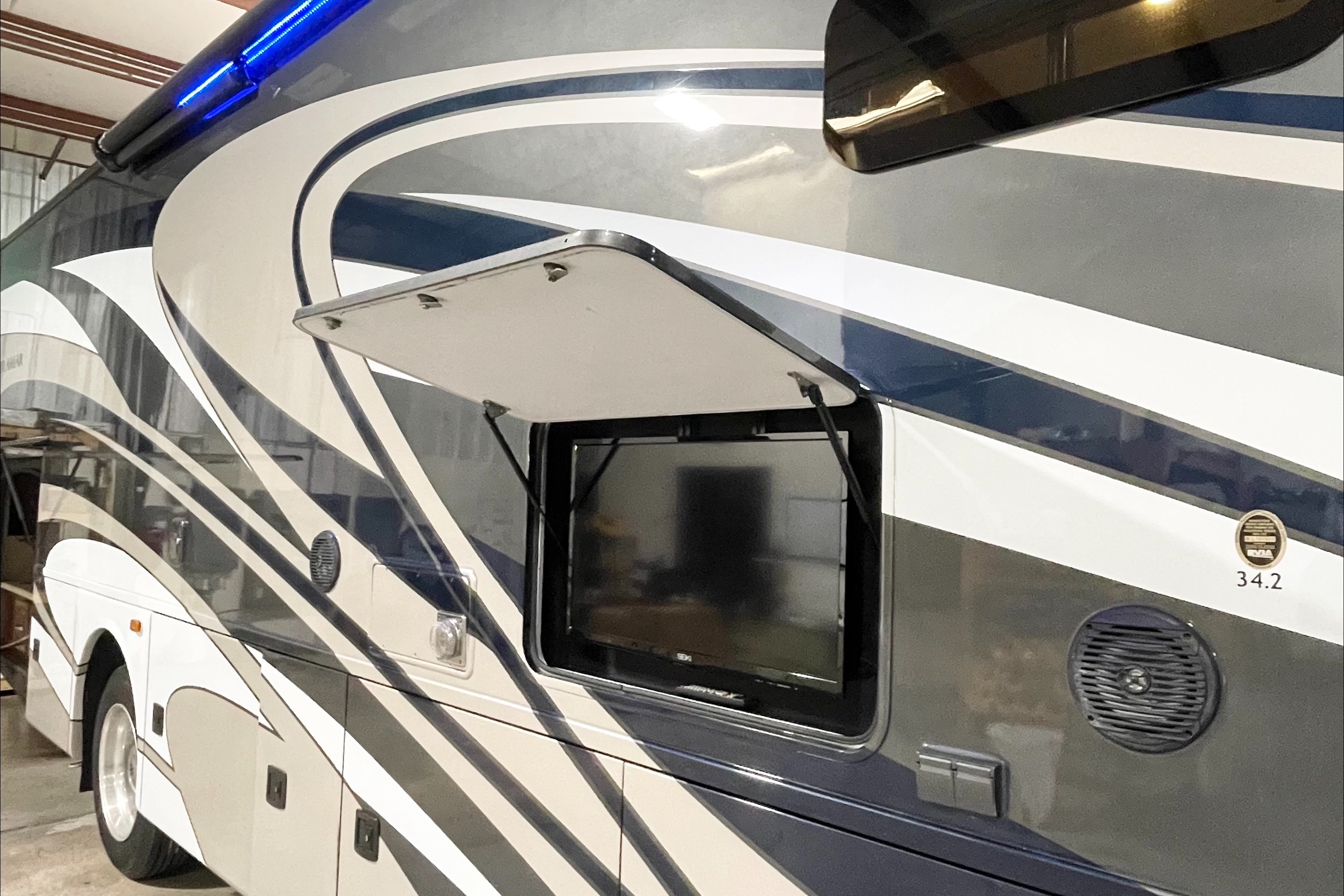 Michael's Thor Motor Coach Miramar 34.2 Class A