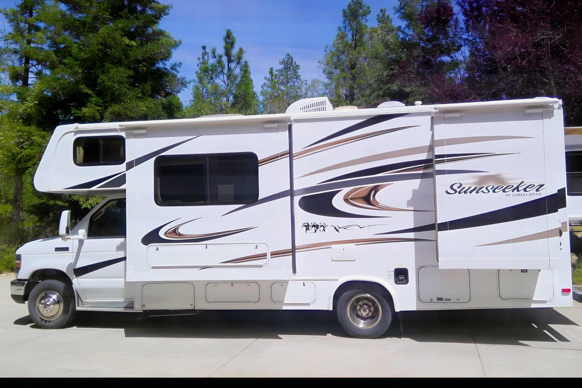 SUNSEEKER 25Ft. w/ 3 Slides - Rusty's RV Adventure