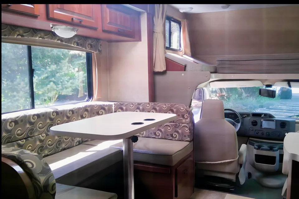 SUNSEEKER 25Ft. w/ 3 Slides - Rusty's RV Adventure