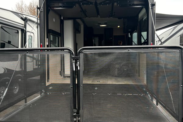 Robert's Grand Design Momentum Toy Hauler