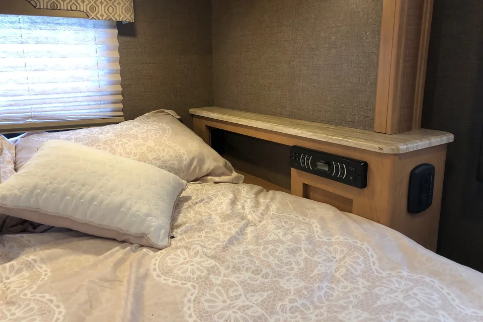 Memory Builder Thor Motor Coach Vegas Class A 25.2