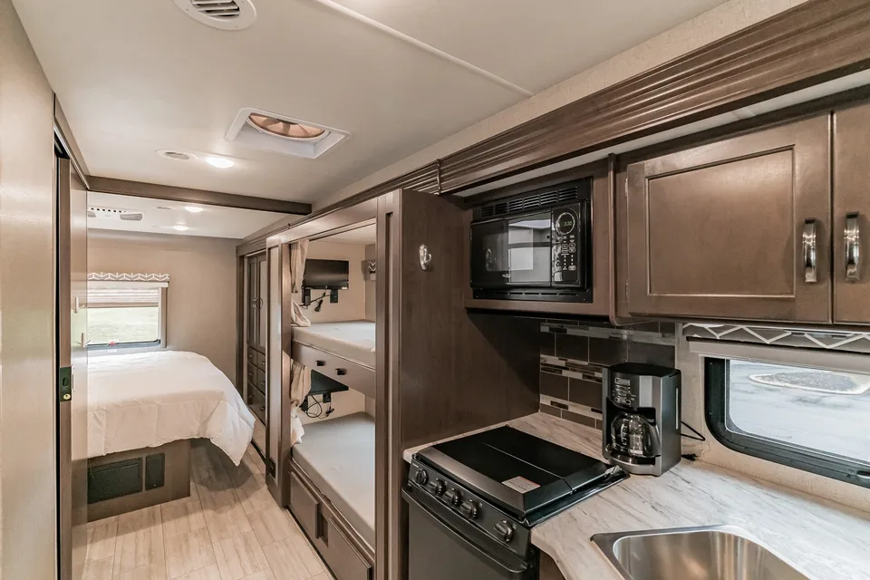 RV Goldie Thor Motor Coach Freedom Elite Class A