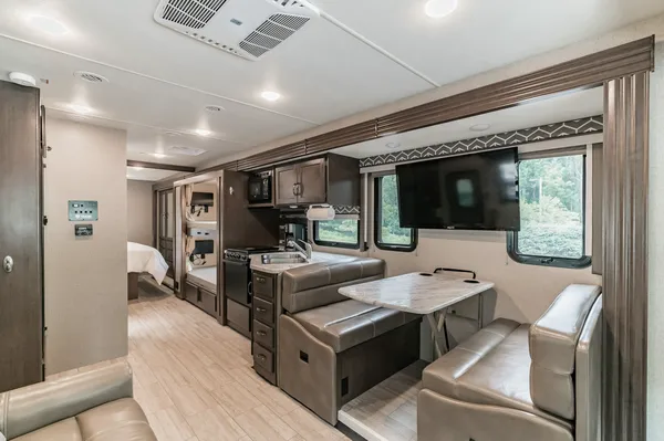 RV Goldie Thor Motor Coach Freedom Elite Class A