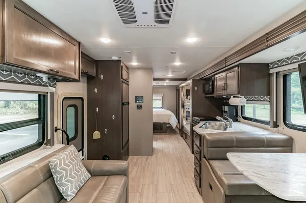 RV Goldie Thor Motor Coach Freedom Elite Class A