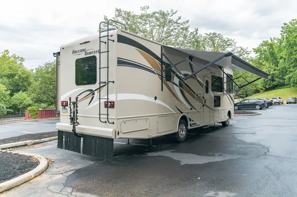 RV Goldie Thor Motor Coach Freedom Elite Class A