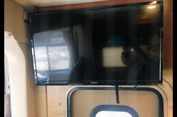 “Getaway” 2016 Thor Axis 24.1 Class A crossover to Class C