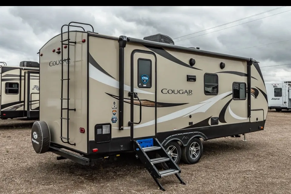 Tom and Christine's Keystone  Cougar Travel Trailer