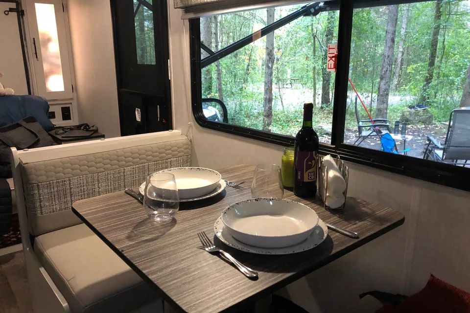 "Couples Retreat" R-Pod 192 Travel Trailer