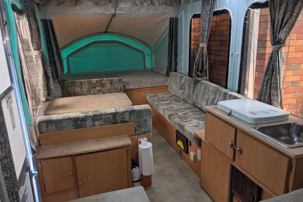 Cozy, equipped Viking 2107 epic Tent Trailer
