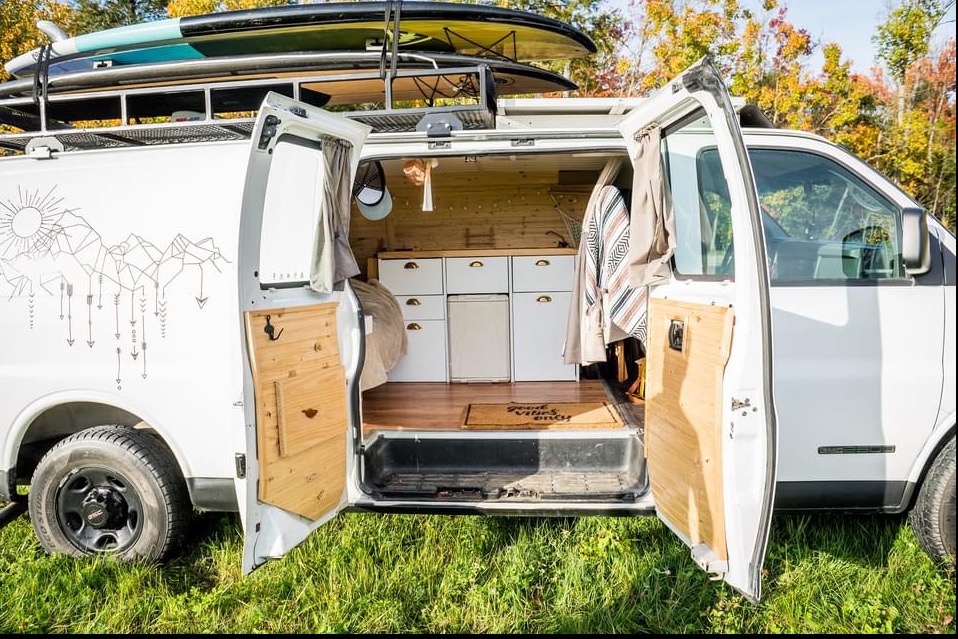 Karine GMC  Savana Classe B
