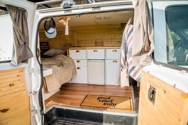 Karine GMC Savana Classe B