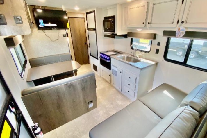 Ranger 2 - Great family layout - Modern Décor With Double Bunks!!
