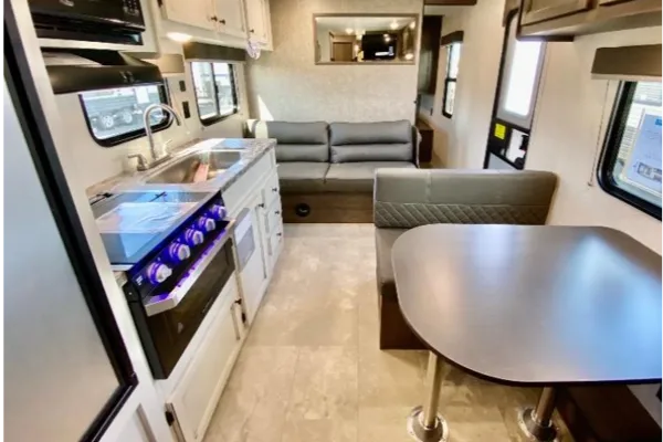 Ranger 2 - Great family layout - Modern Décor With Double Bunks!!