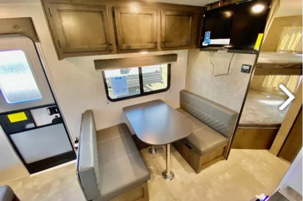 Ranger 2 - Great family layout - Modern Décor With Double Bunks!!