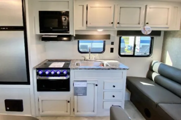 Ranger 2 - Great family layout - Modern Décor With Double Bunks!!