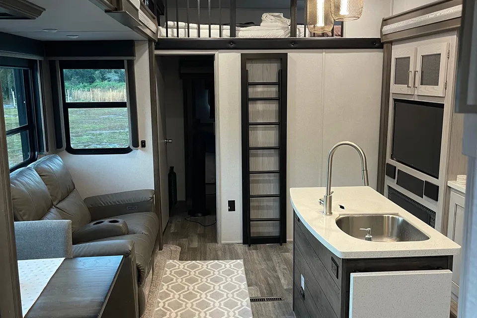 LUXURY Away from home!!! Jonathan’s Montana High Country
