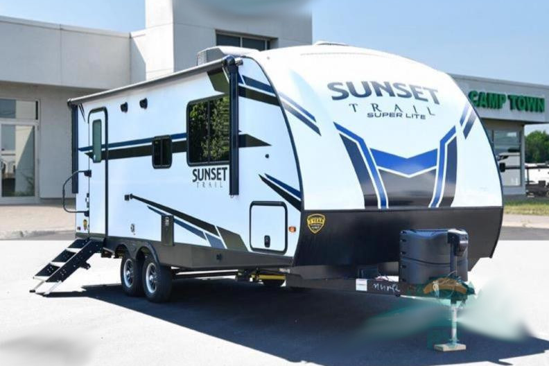 Den's 2021 Couples Travel Trailer