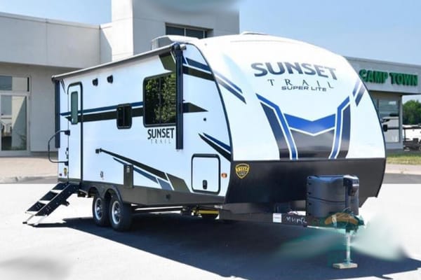 Den's 2021 Couples Travel Trailer