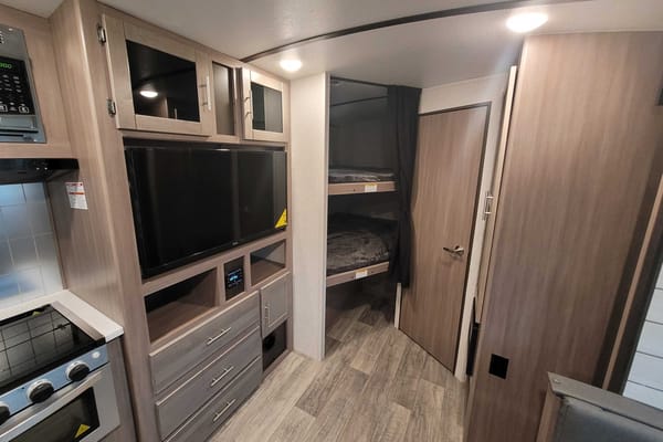 2021 Sunset Trail 242BH