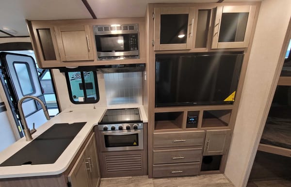 2021 Sunset Trail 242BH