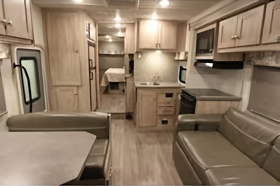 Tout inclus / All inclusive Forest River Sunseeker 3250 Class C