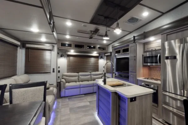 Large Luxury unit with Sports Bar