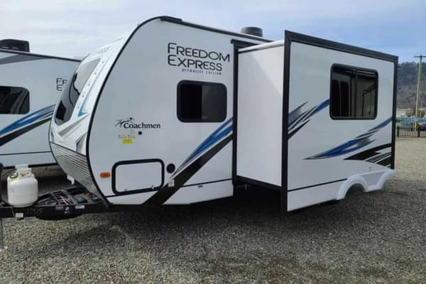 Frank and Karla's Ultralight 26' bunkhouse