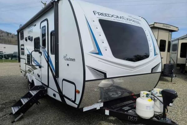 Frank and Karla's Ultralight 26' bunkhouse