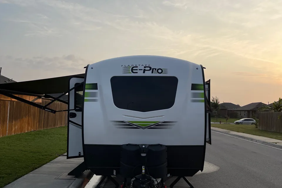 Joseph's Flagstaff  E Pro 16 BH Travel Trailer
