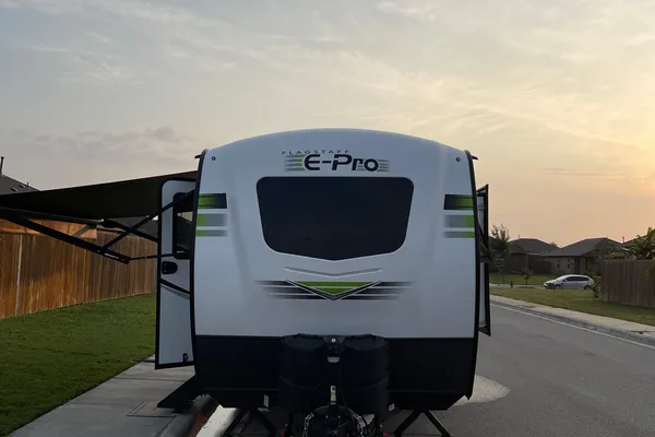 Joseph's Flagstaff E Pro 16 BH Travel Trailer