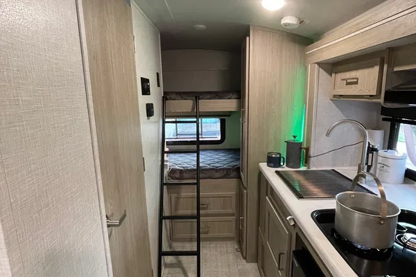 Joseph's Flagstaff E Pro 16 BH Travel Trailer