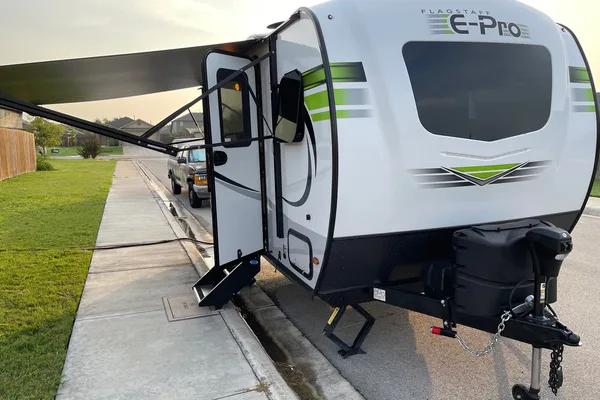 Joseph's Flagstaff E Pro 16 BH Travel Trailer