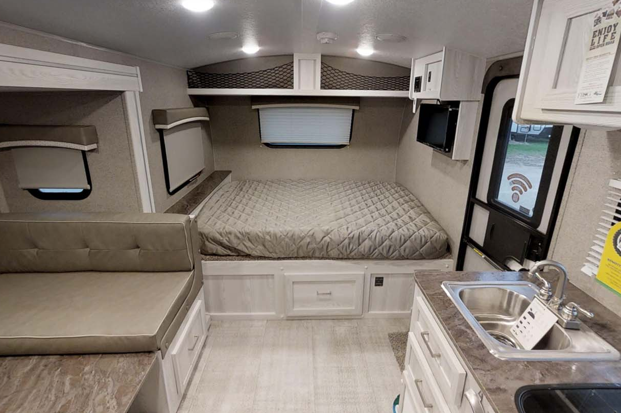 Ryan & Liz's Super Rad Forest River GeopPro G20BHS Travel Trailer