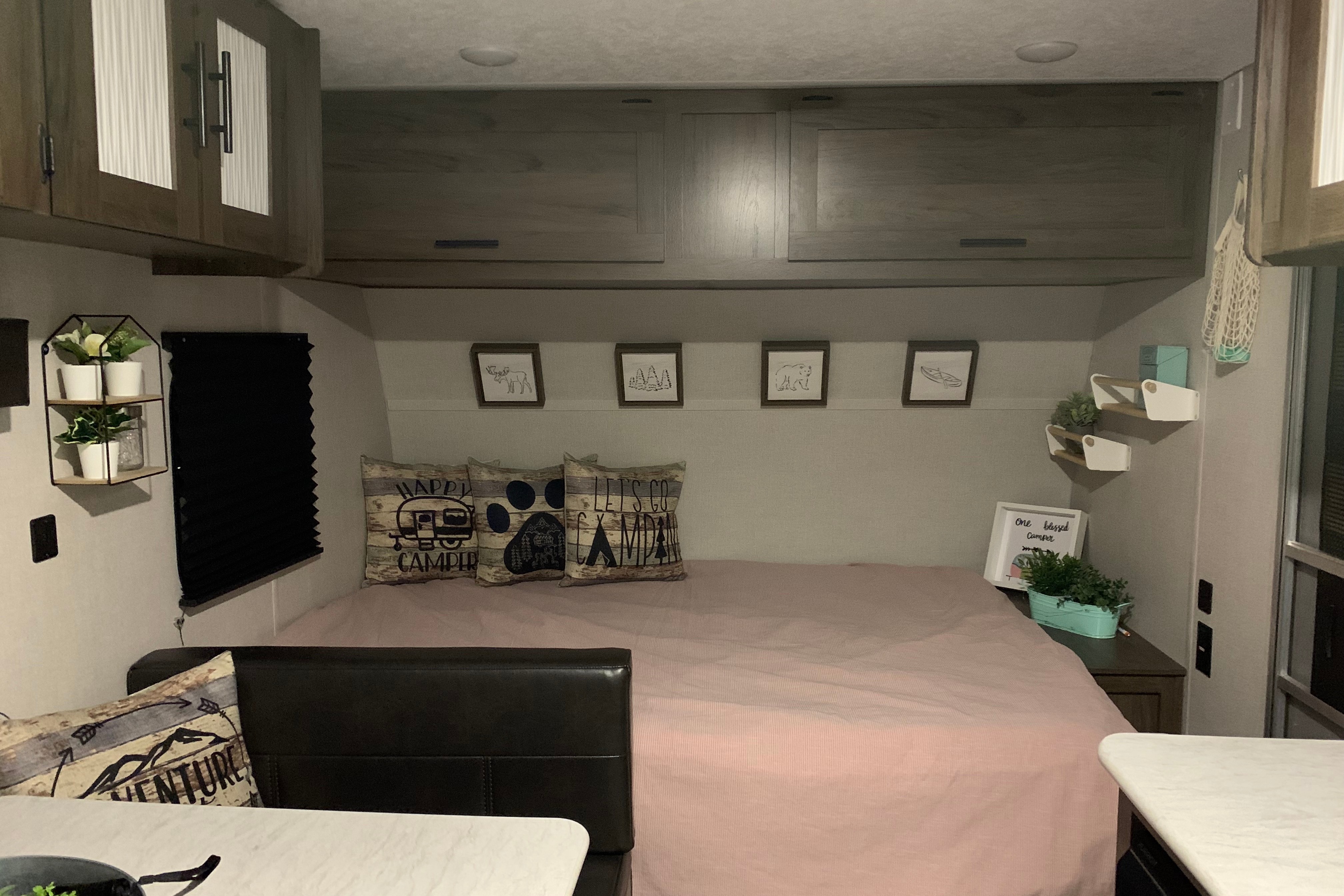 Summer home on wheels! Compact and Cozy RV, perfect for your family.