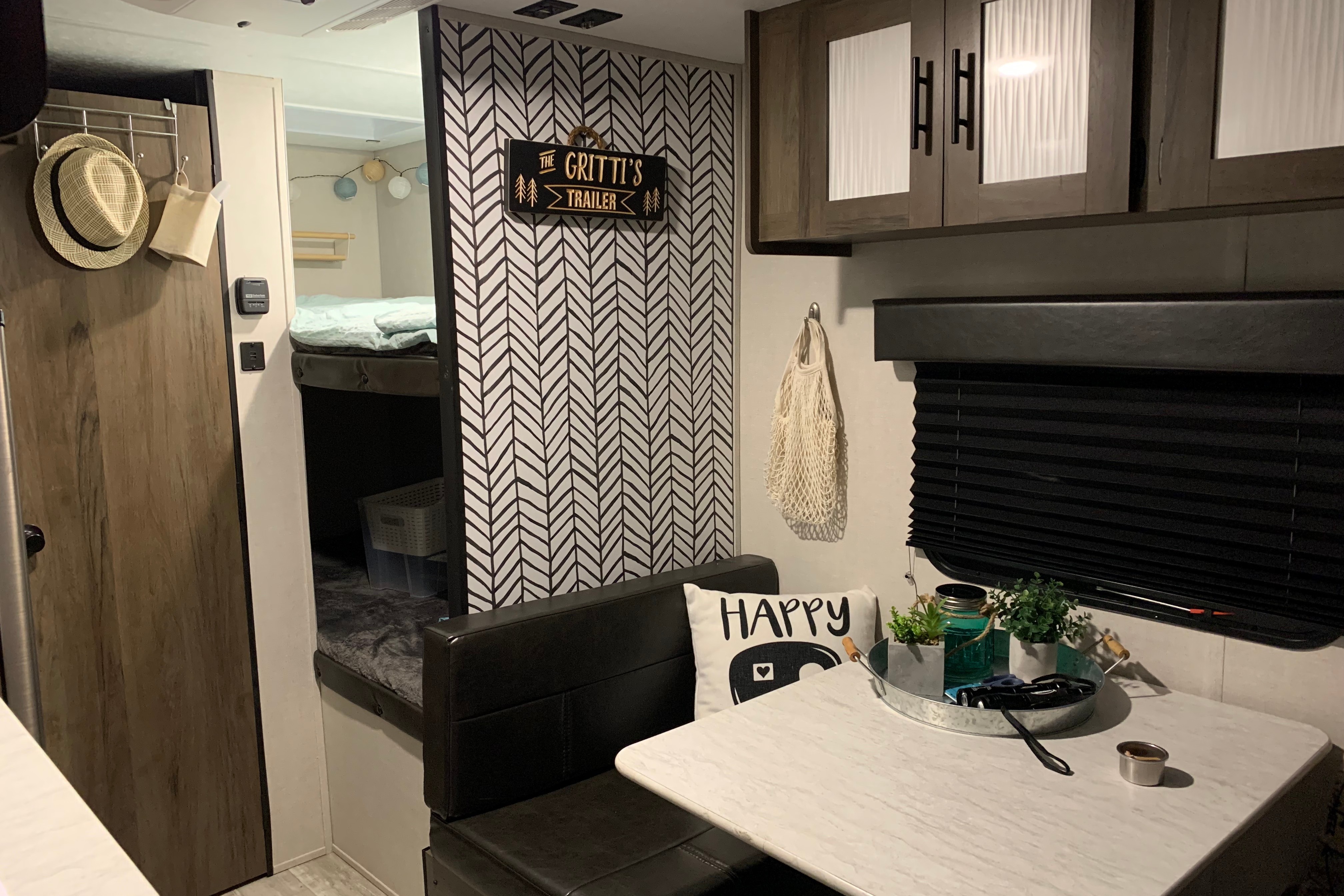 Summer home on wheels! Compact and Cozy RV, perfect for your family.