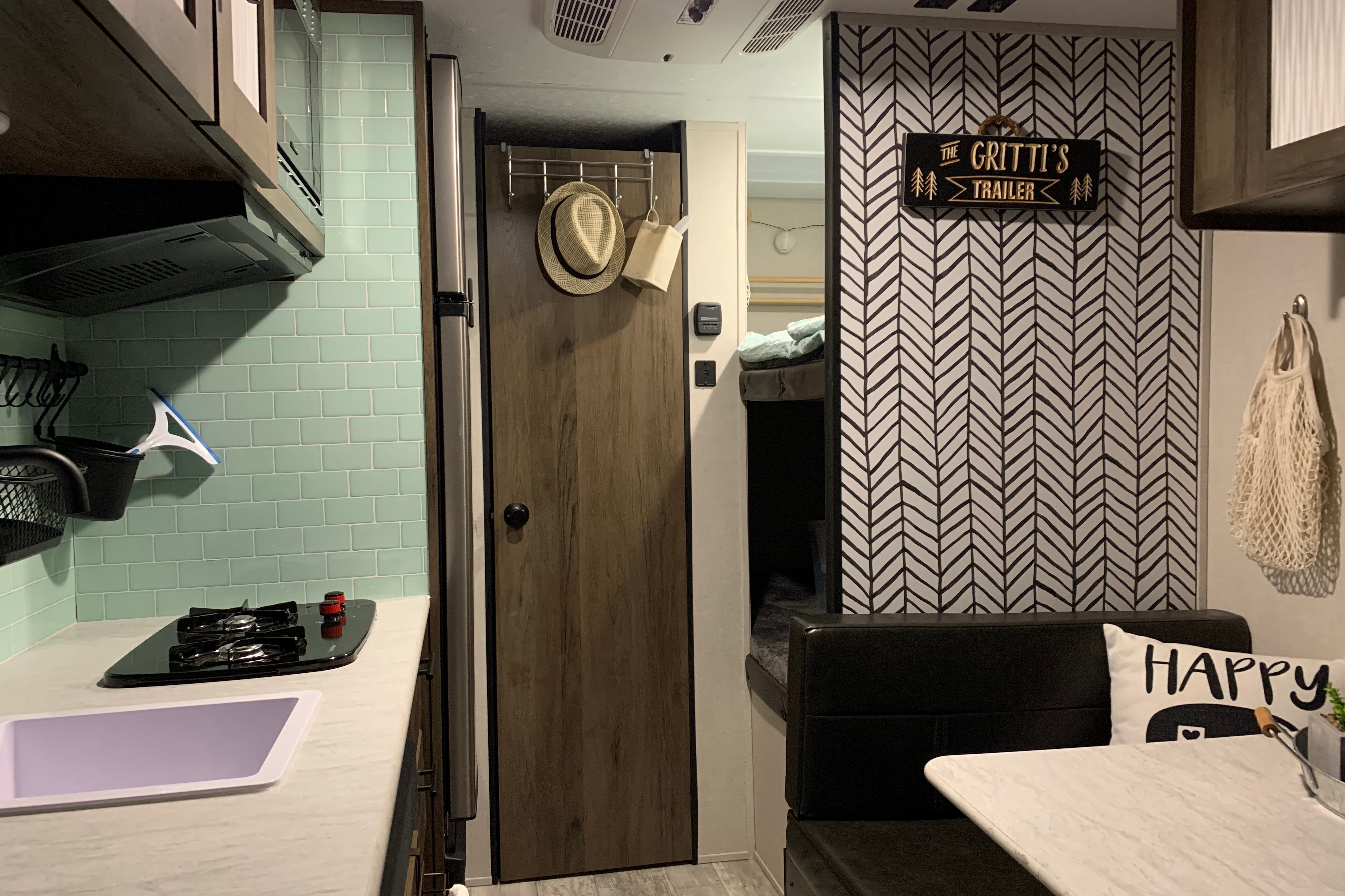 Summer home on wheels! Compact and Cozy RV, perfect for your family.