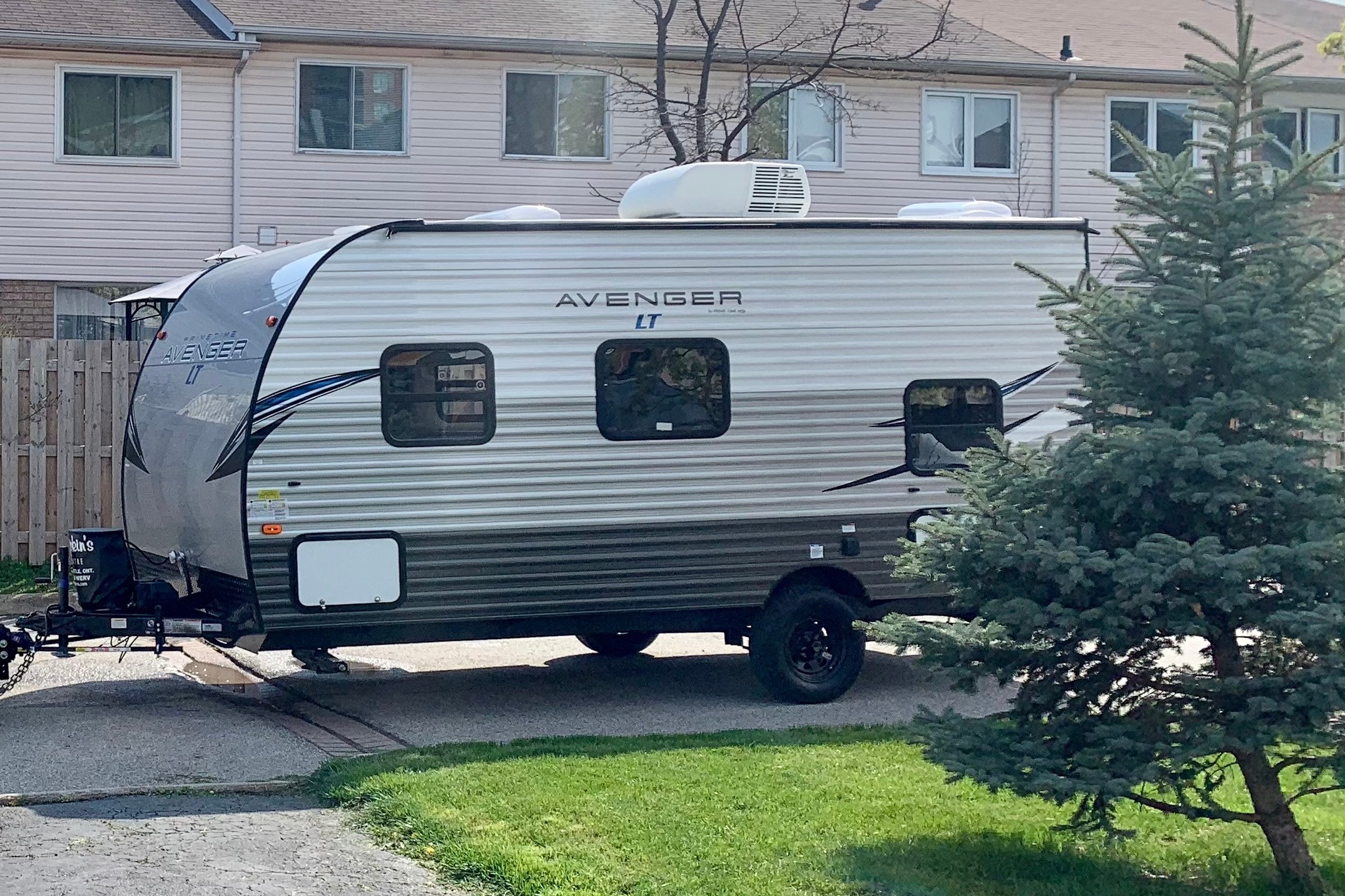 Summer home on wheels! Compact and Cozy RV, perfect for your family.