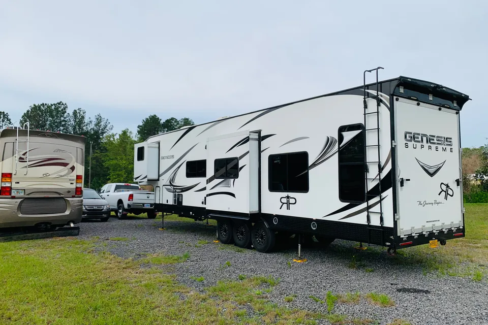 Genesis Supreme Rv 40CR Fifth Wheel Delivery