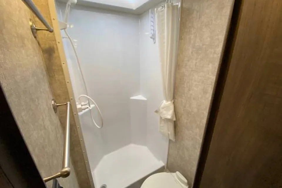 Bekah's Adventurer Class C RV