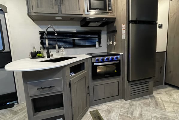 Jay & Cait’s Springdale 27BH Travel Trailer