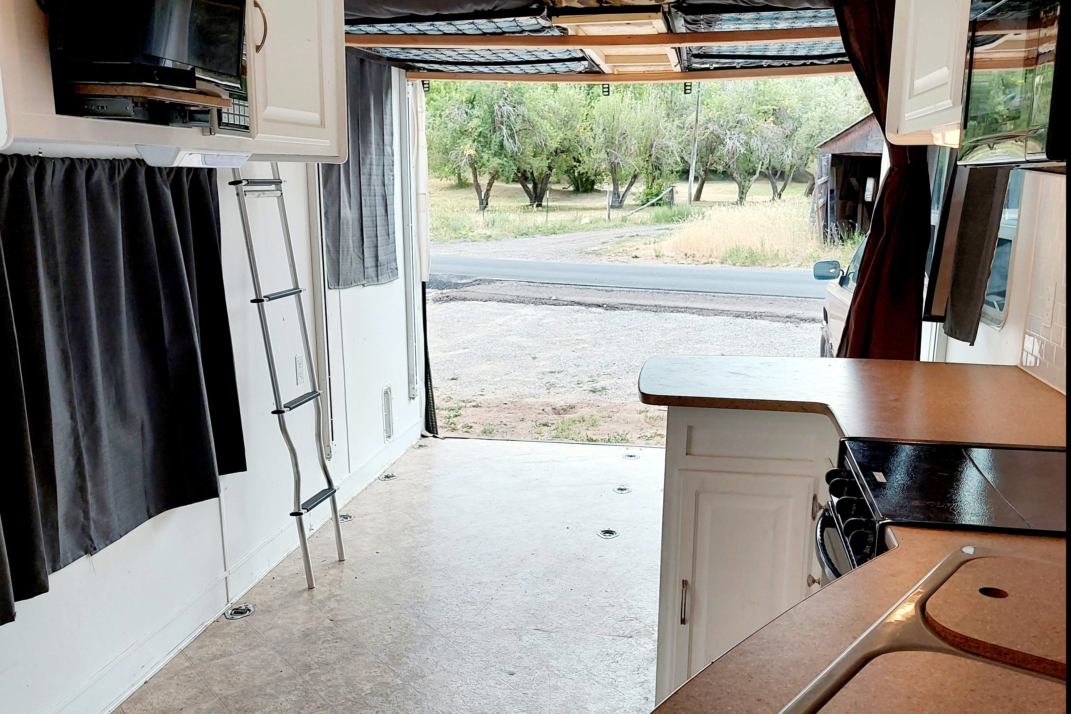 Family Fun Toy Hauler, Great for Hunting, Glamping and Get-Togethers!