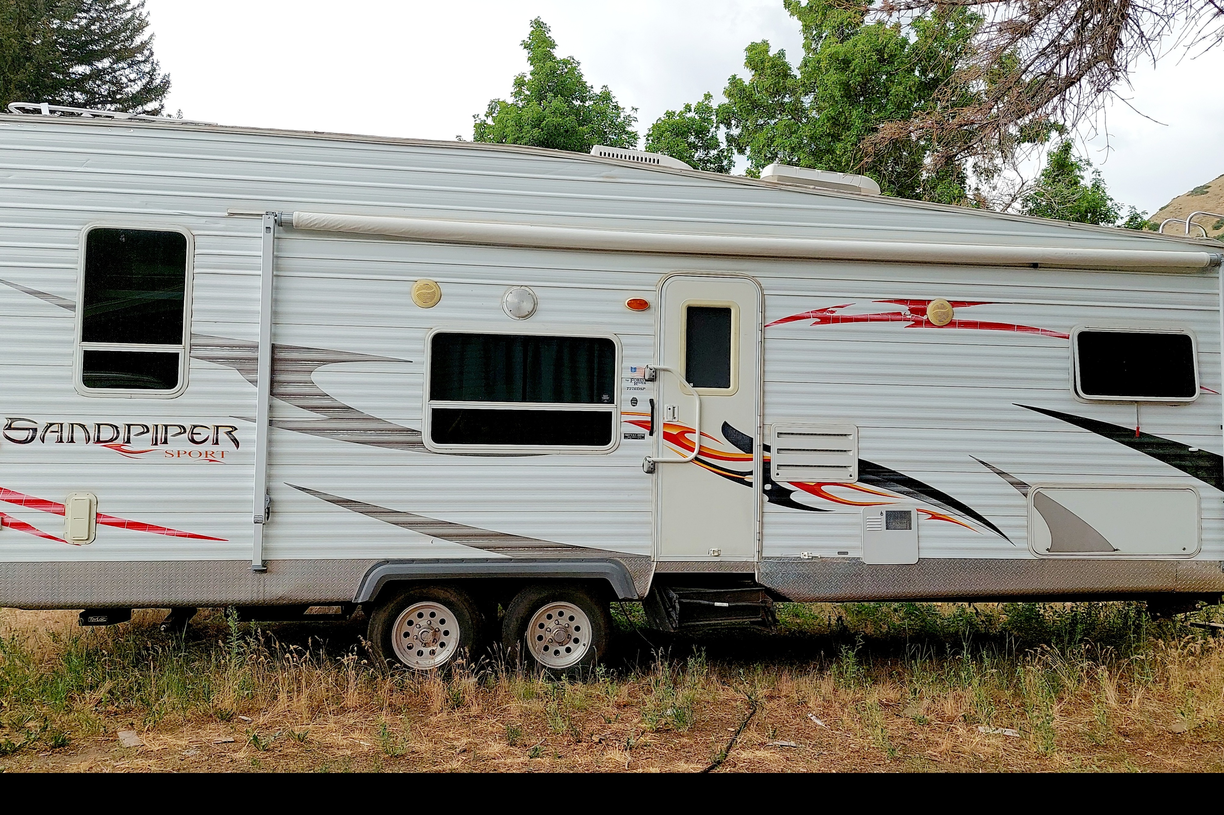 Family Fun Toy Hauler, Great for Hunting, Glamping and Get-Togethers!