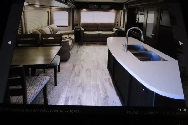 Spacious fifth wheel